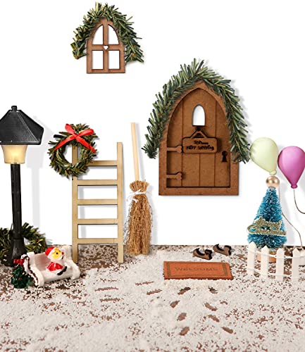 Wichteltür Weihnachten Set Weihnachtswichtel Tür Set mit 18 Zubehör Wichteltür Zubehör Laterne Weihnachtsbaum Holzleiter Wichtelbesen Teppich Miniatur Puppenstube Möbel Set Mikro Landschaft Ornament